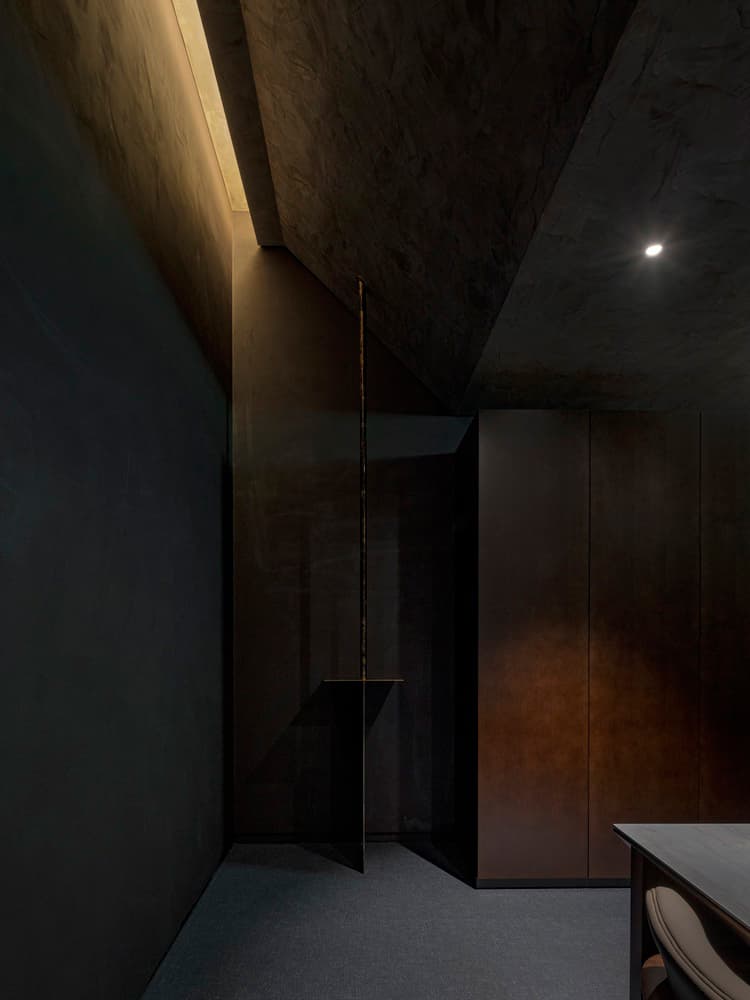 Благородный интерьер корейского ресторана с камерными приватными зонами — проект Design Studio Minwoo