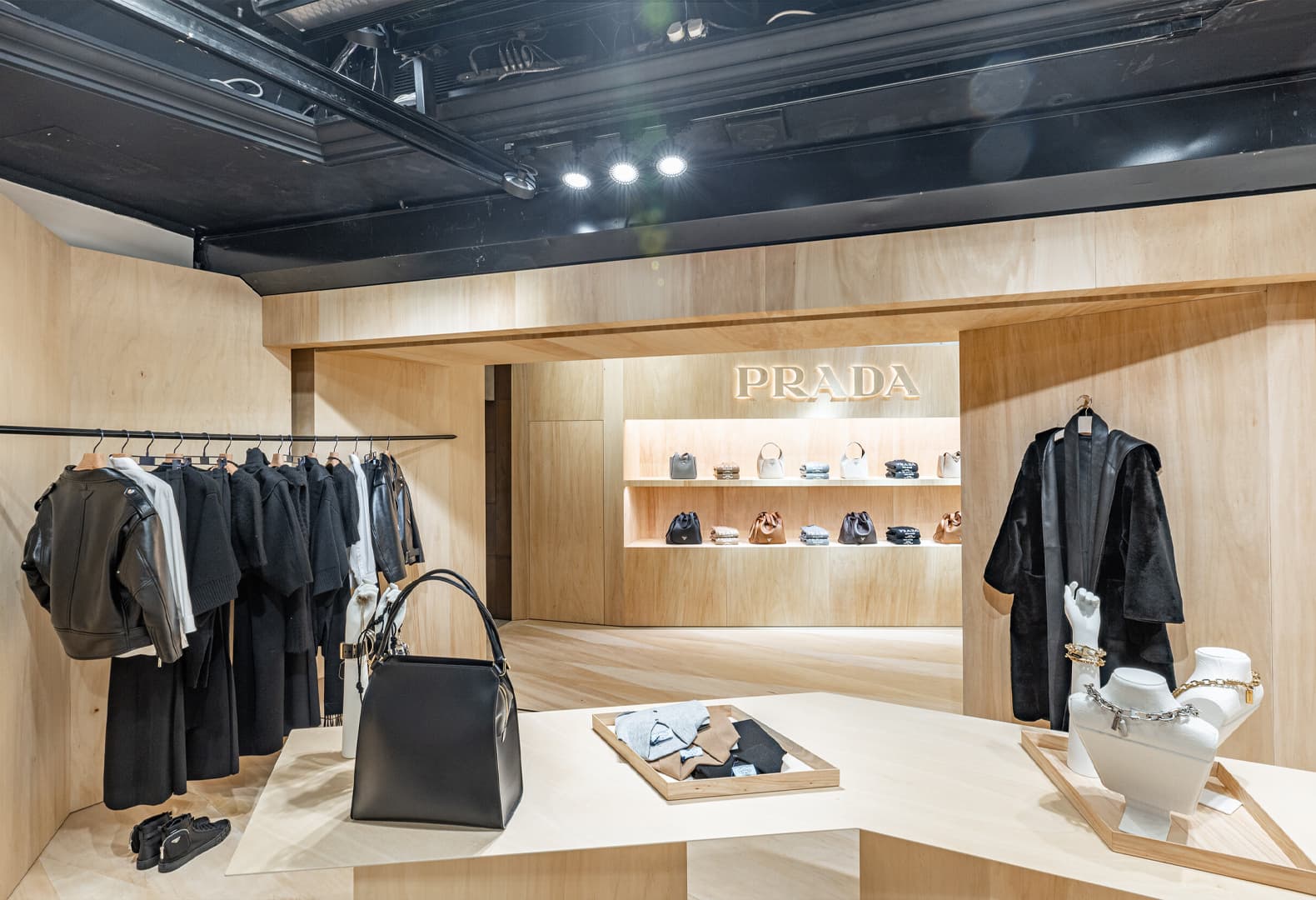 Геза Хансен: Prada Hideaway. Фото: Prada