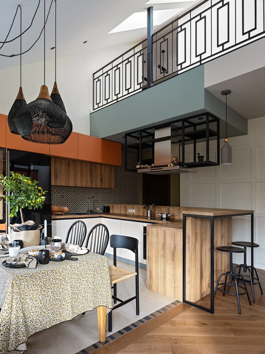 Уютный интерьер двухуровневой квартиры с четырьмя спальнями — проект Ирины Халезовой