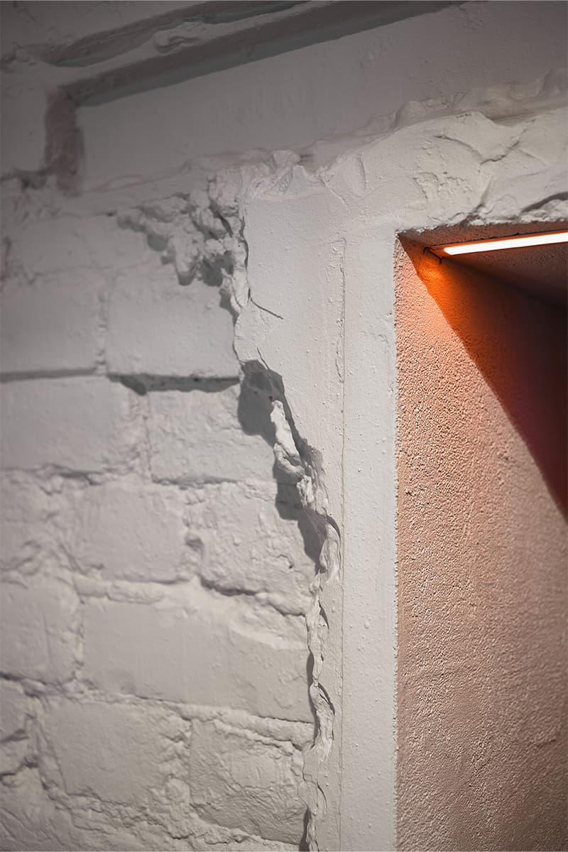 Чувственный интерьер кофейни в брутальной эстетике — проект студии Kidz