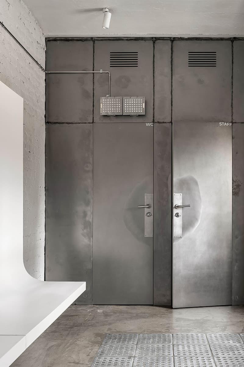 Чувственный интерьер кофейни в брутальной эстетике — проект студии Kidz