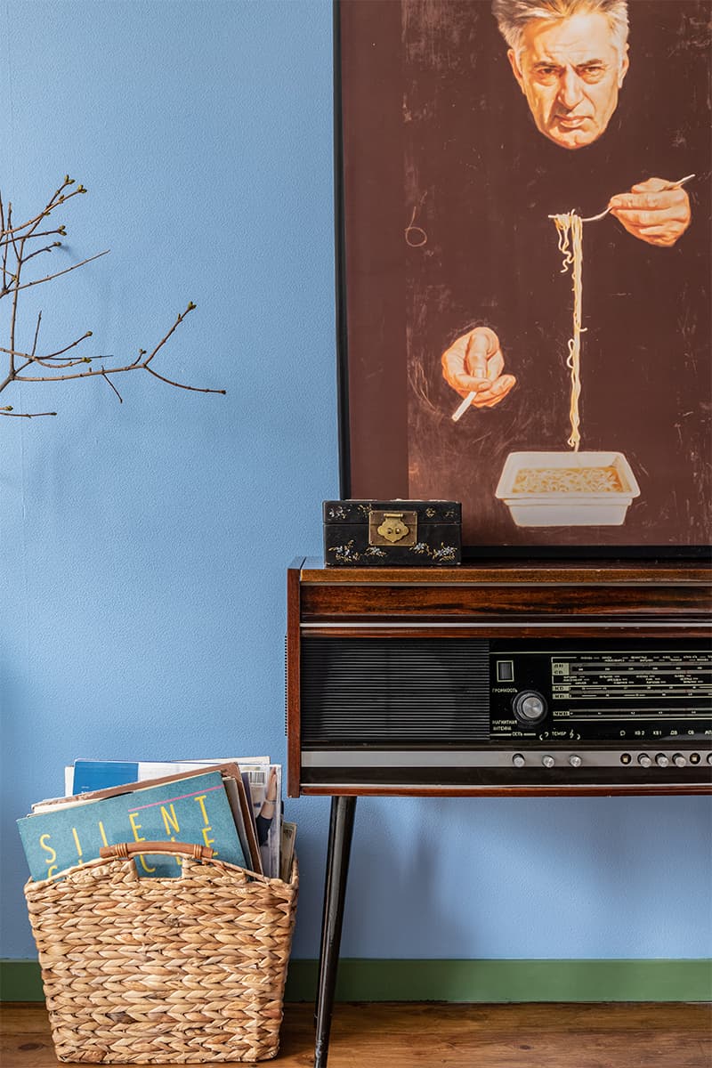 Смелый интерьер московской квартиры с советскими деталями — проект Анны Березняк