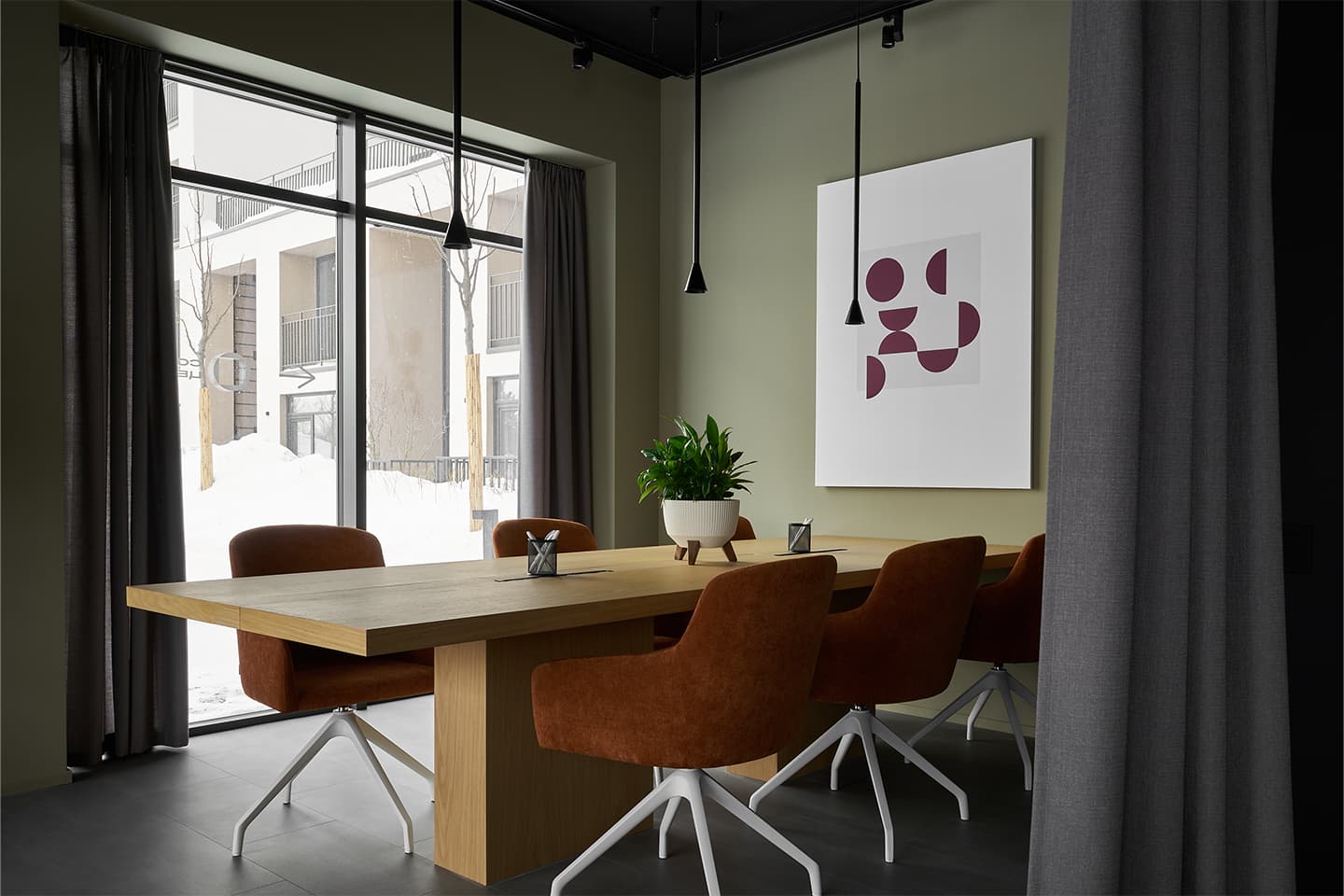 Интерьер соседского центра для жителей урбан-квартала в Новосибирске — проект студии Shubochkini и компании Брусника