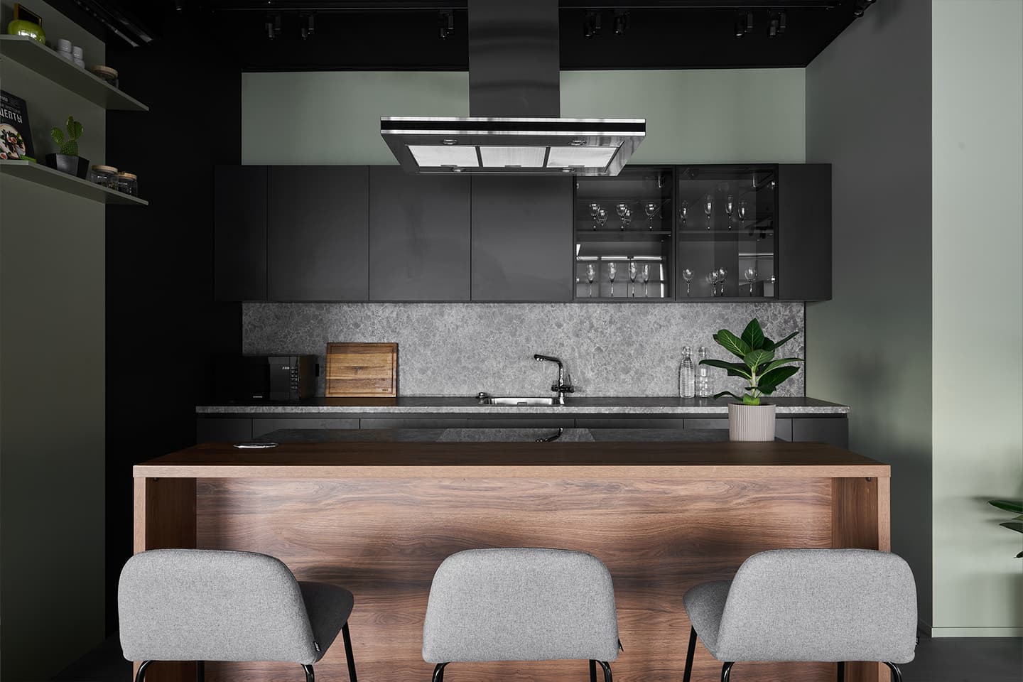 Интерьер соседского центра для жителей урбан-квартала в Новосибирске — проект студии Shubochkini и компании Брусника