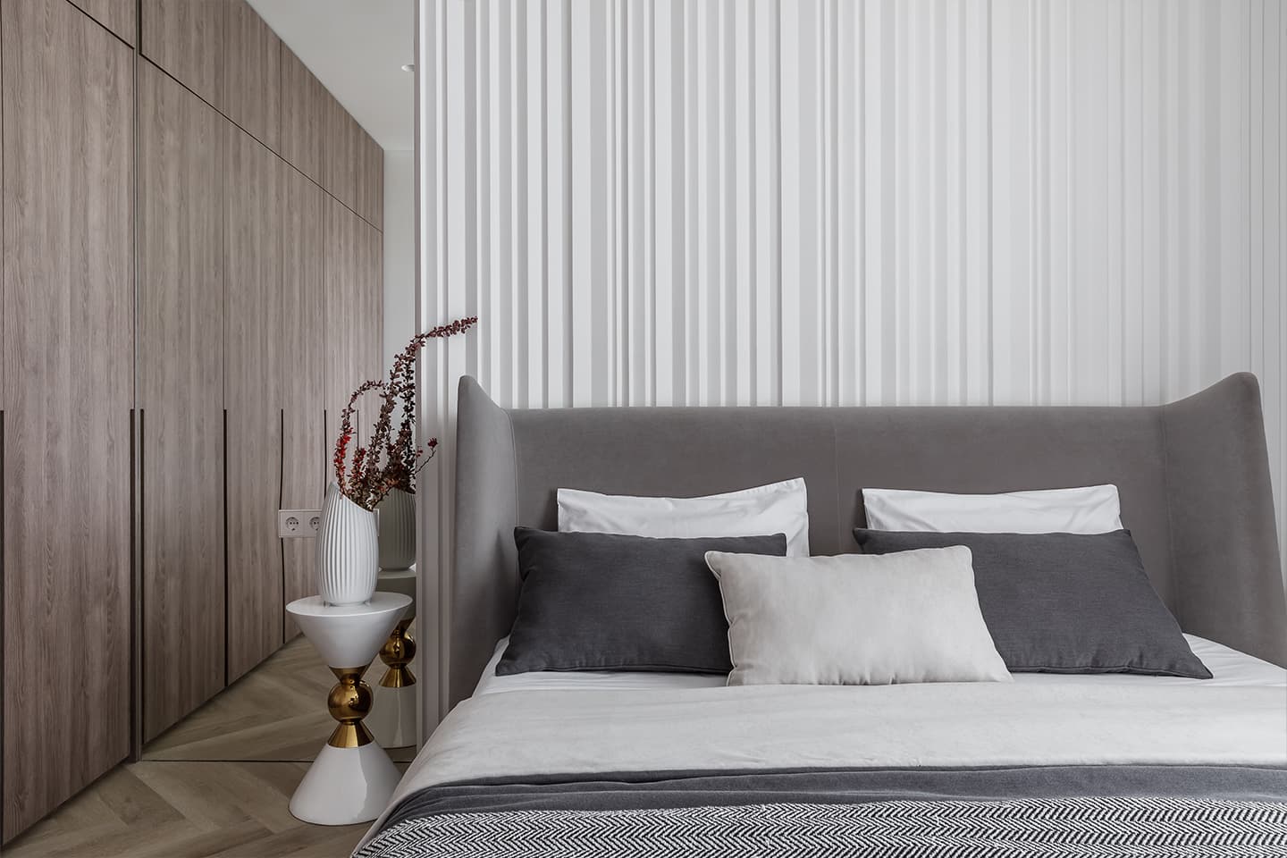 Классические элементы в интерьере элегантной квартиры для семьи с двумя сыновьями — проект Оксаны Пирко и Дарьи Гончаровой