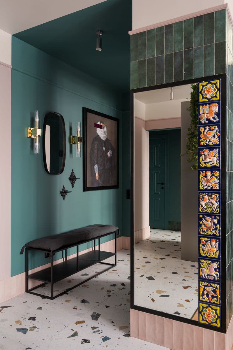 Эклектичный интерьер квартиры с творческой атмосферой для семьи киносценаристов — проект Lake and Walls