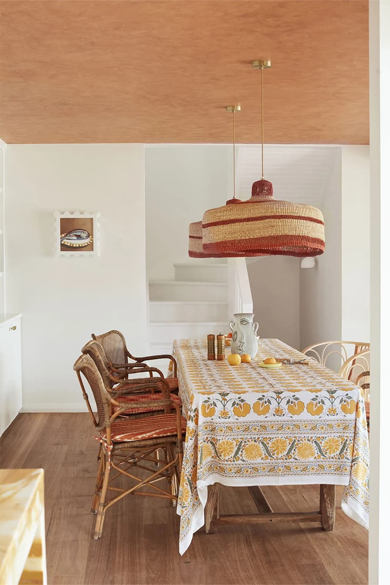 Терракотовые тона, беж и мрамор в интерьере австралийского коттеджа — проект YSG Studio