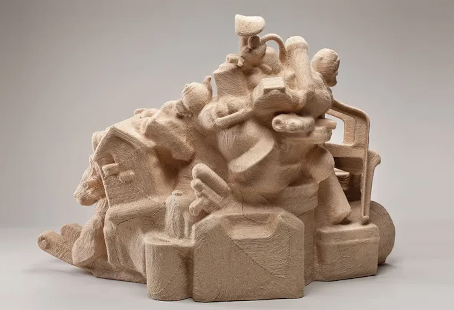 Одни из первых предметов в серии Savage. Фото: Jay Sae Jung Oh