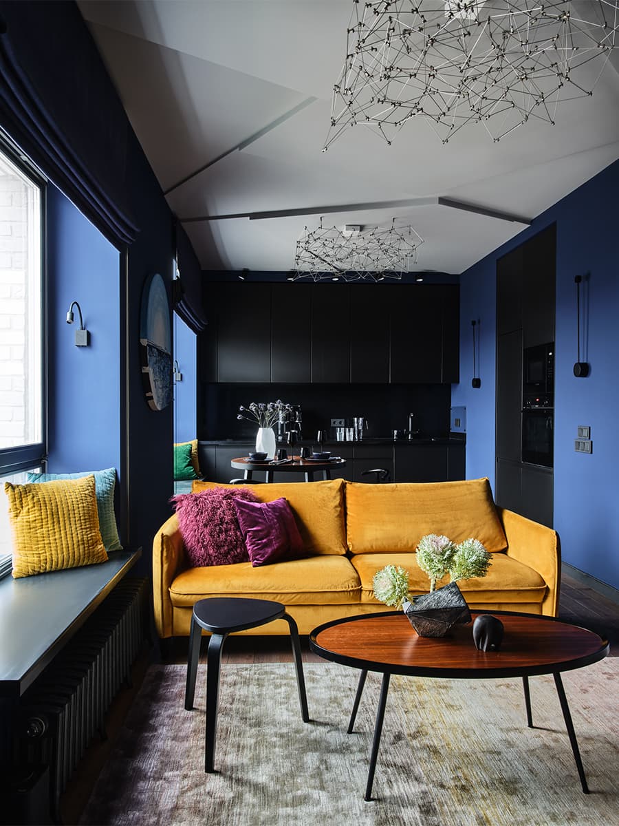 Глубокие арктические цвета в смелом интерьере квартиры — проект Ирины Богатиковой