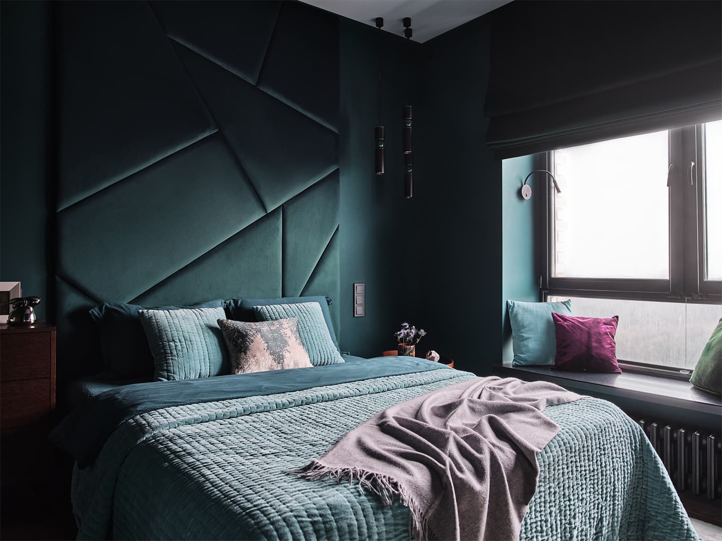 Глубокие арктические цвета в смелом интерьере квартиры — проект Ирины Богатиковой