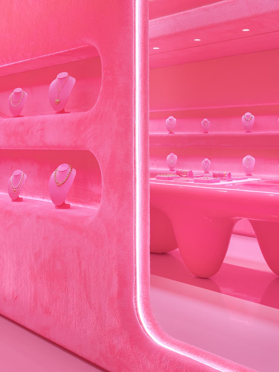 Эпатажный интерьер магазина ювелирных украшений на Патриарших прудах — проект Елены Локастовой