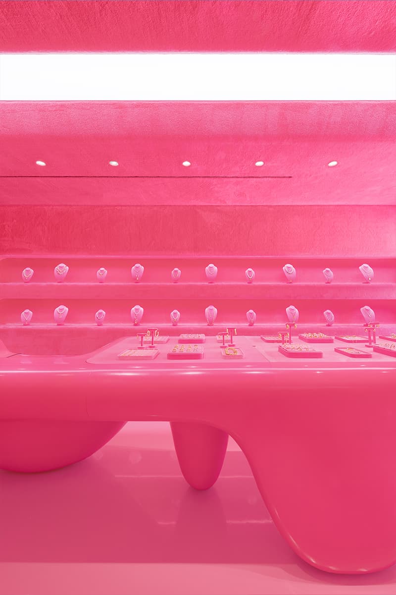 Эпатажный интерьер магазина ювелирных украшений на Патриарших прудах — проект Елены Локастовой