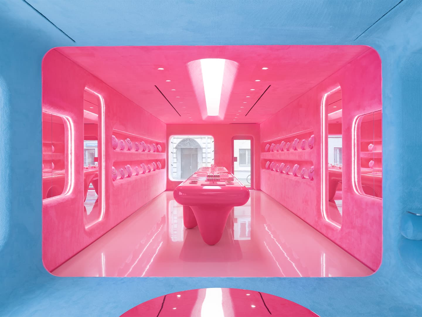 Эпатажный интерьер магазина ювелирных украшений на Патриарших прудах — проект Елены Локастовой