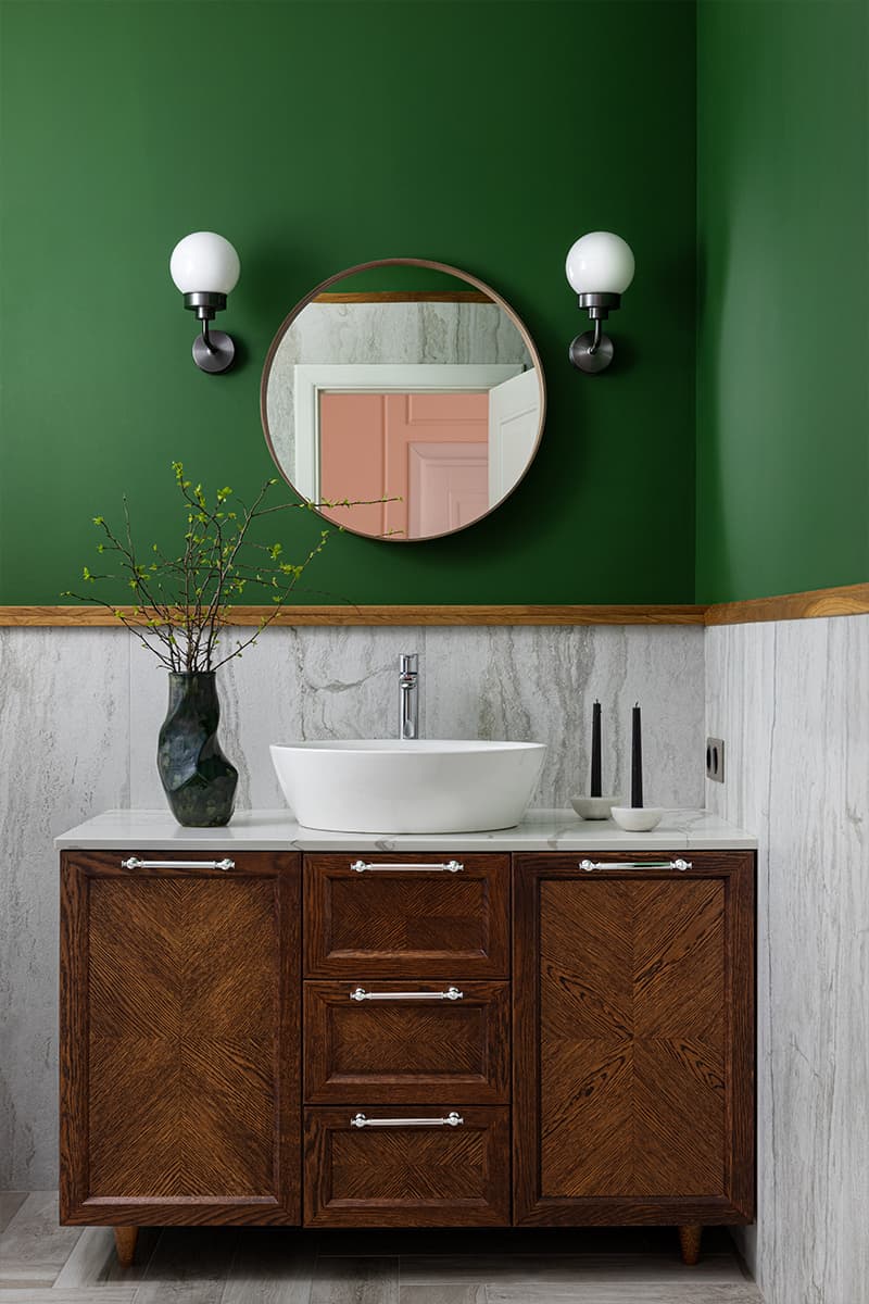 Глубокие тона и винтажная мебель в интерьере загородного дома — проект Надежды Ковалевой