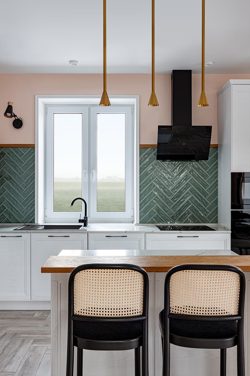 Глубокие тона и винтажная мебель в интерьере загородного дома — проект Надежды Ковалевой