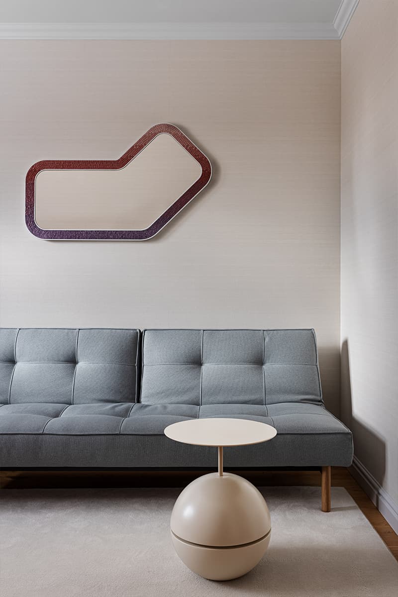 Глубокие тона и винтажная мебель в интерьере загородного дома — проект Надежды Ковалевой