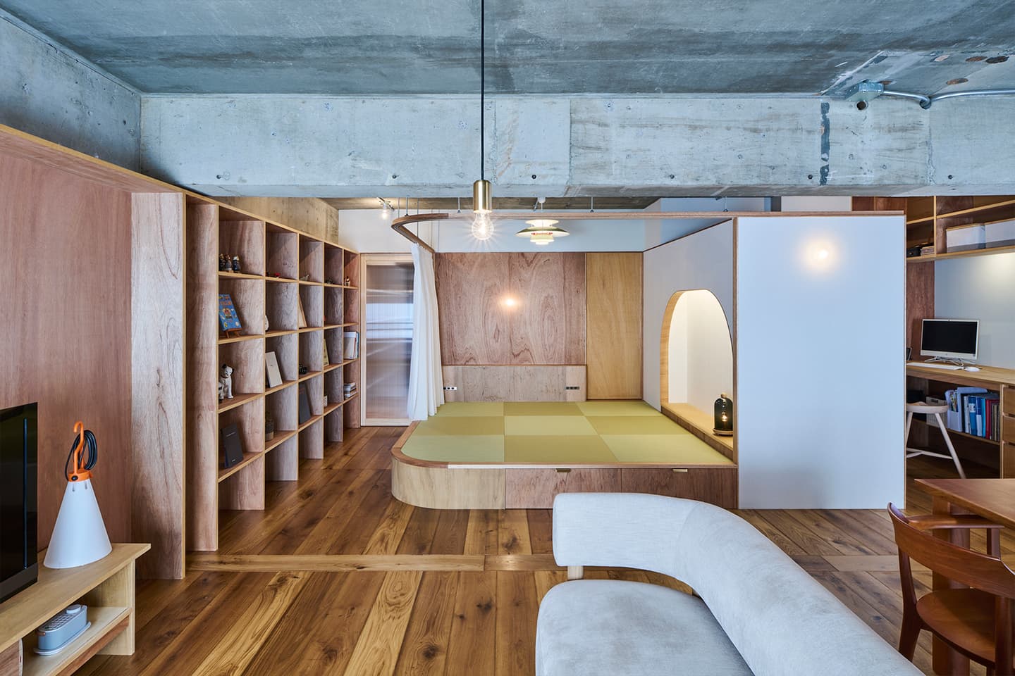 Японская квартира с подиумом под спальное место — проект Daiki Awaya