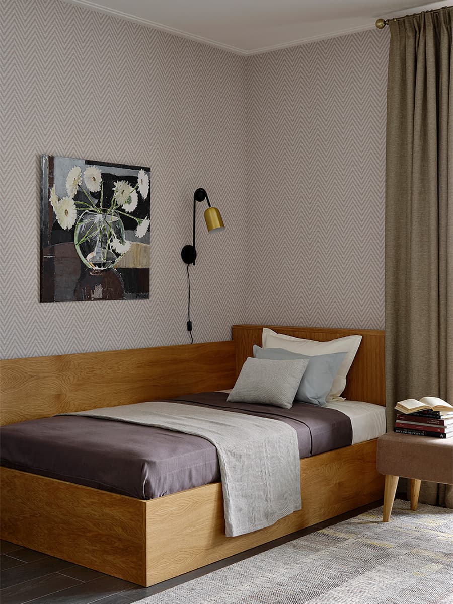 Природные краски и натуральное дерево в интерьере квартиры с видом на парк — проект Анастасии Холопцевой