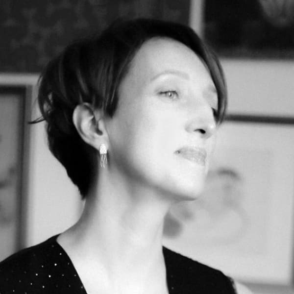 Юлия Чеботарь, стилист интерьерных съемок, создатель и ведущая Школы интерьерного стайлинга и Клуба стилистов